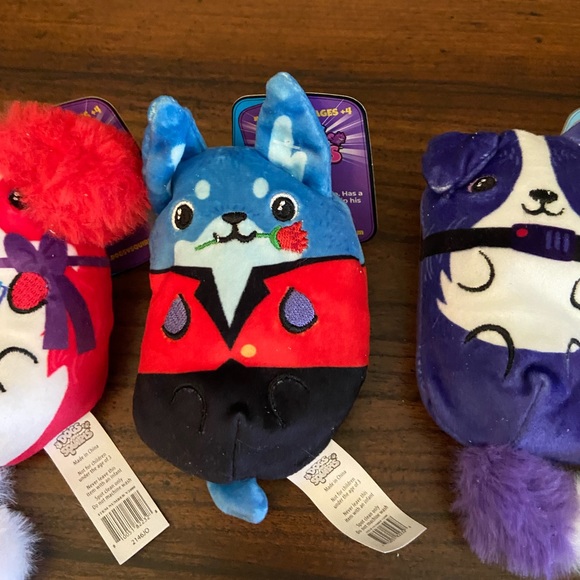 Lot of 3 Dogs Vs. Squirrels “Cats Vs. Pickles” w/ tags - Picture 4 of 6